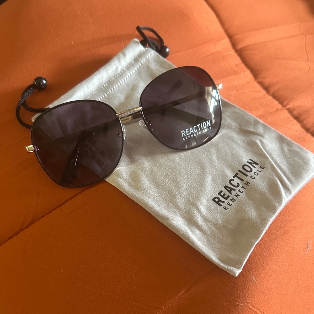 Kenneth Cole Reaction Silver Frame Sunglasses with Black Lenses